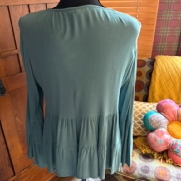 Long Sleeve Babydoll Tiered Top Size Large - Picture 4 of 7